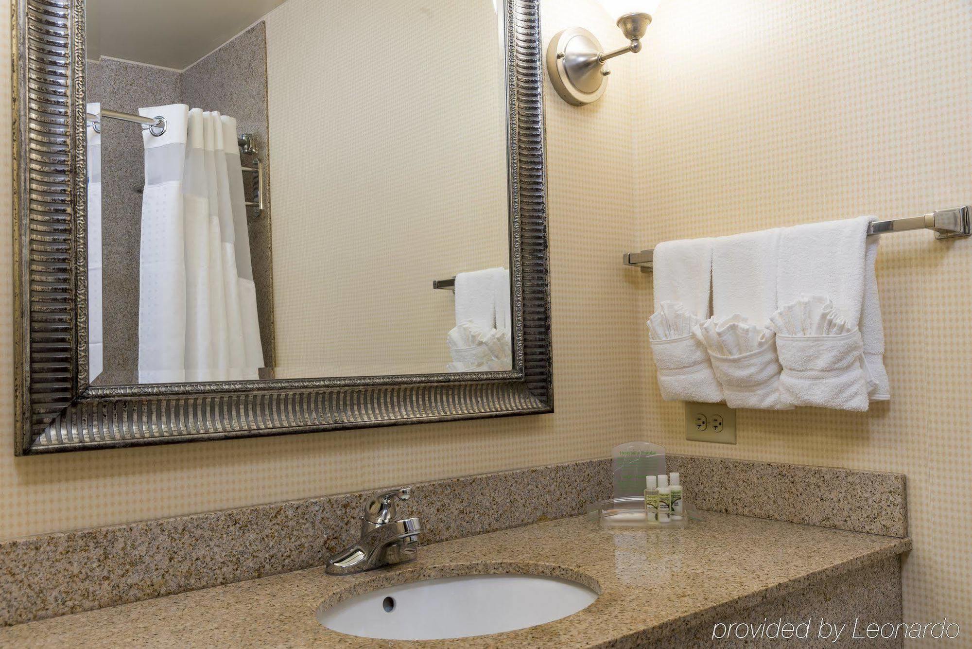 Holiday Inn Aurora North - Naperville By Ihg Buitenkant foto