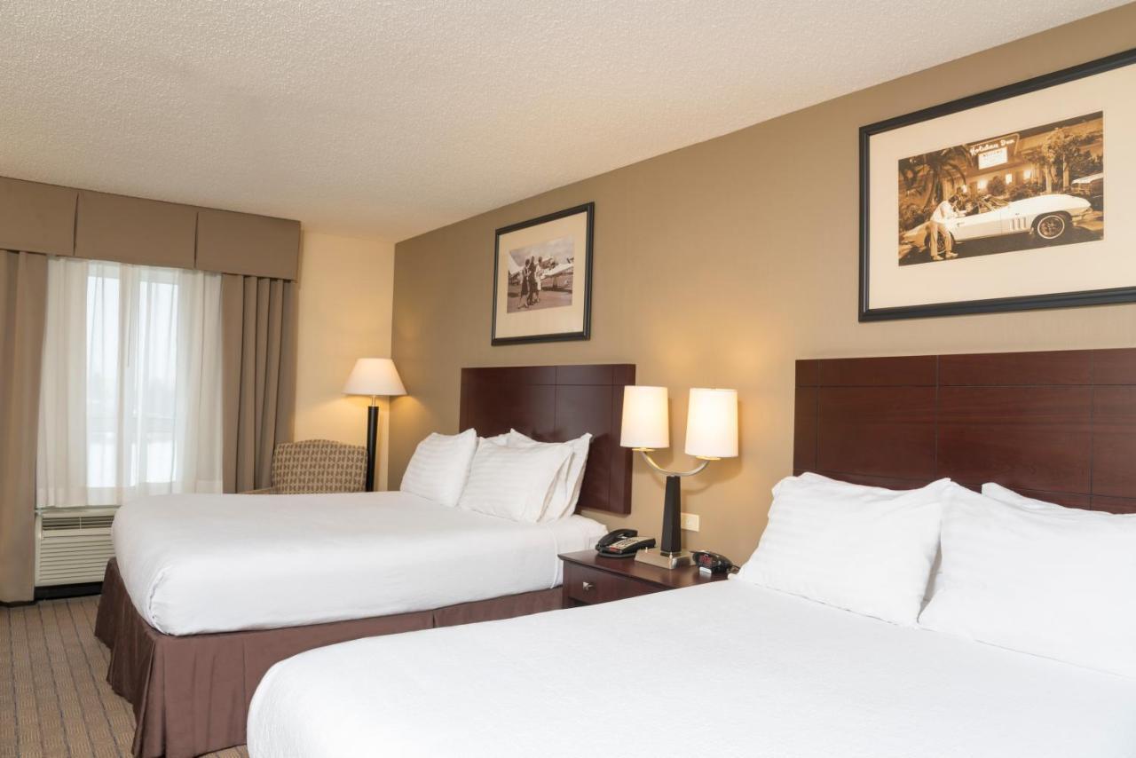 Holiday Inn Aurora North - Naperville By Ihg Buitenkant foto