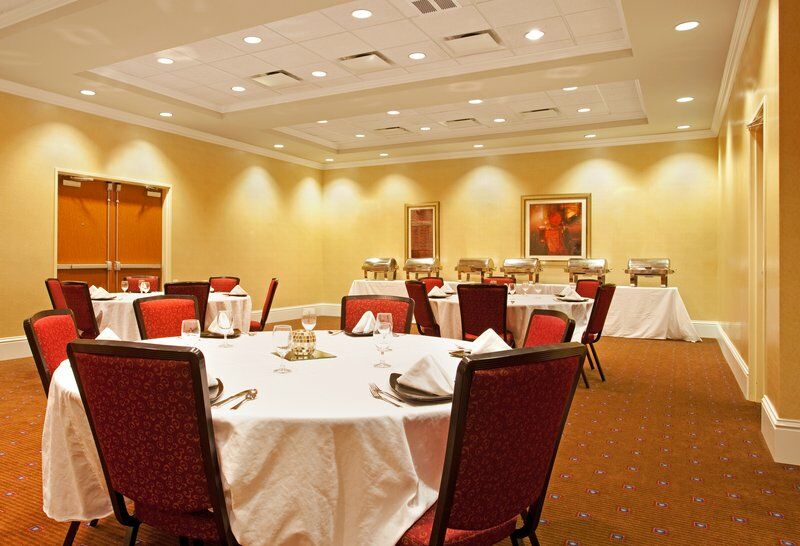 Holiday Inn Aurora North - Naperville By Ihg Buitenkant foto
